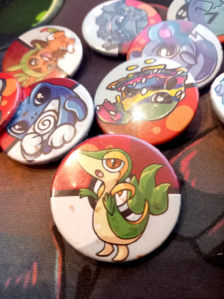 details of the B-grade mystery buttons
