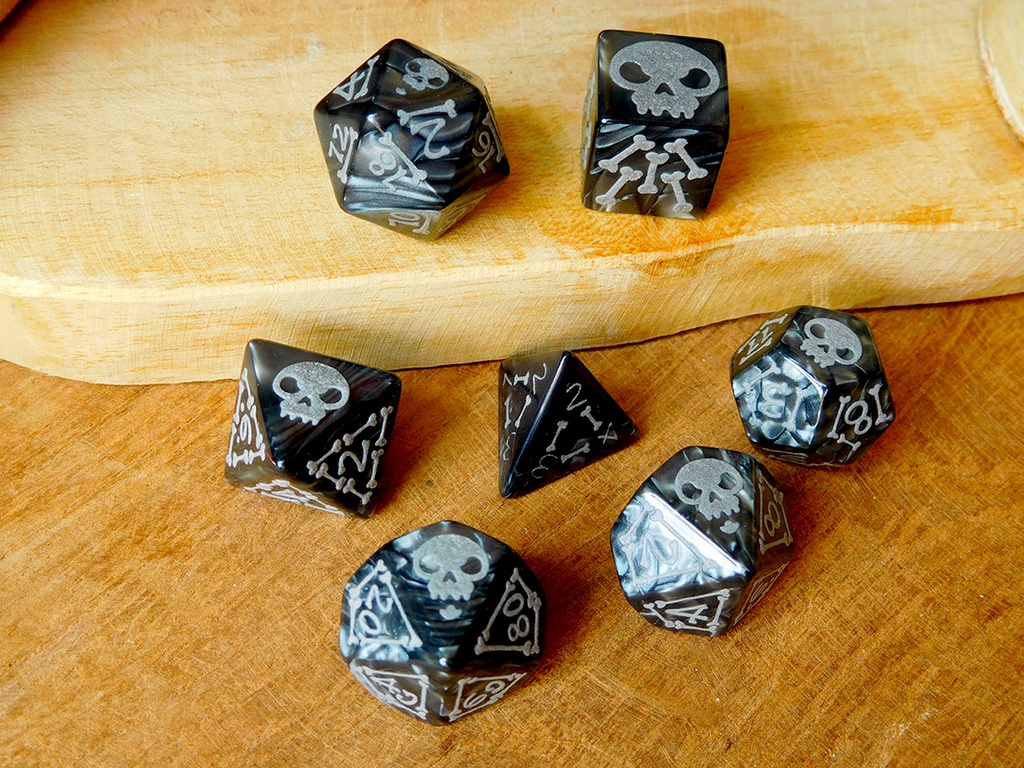Dice Set - Skully Bone