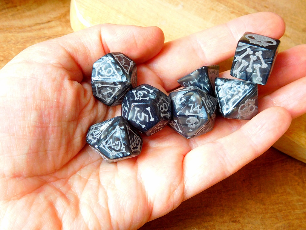 Dice Set - Skully Bone