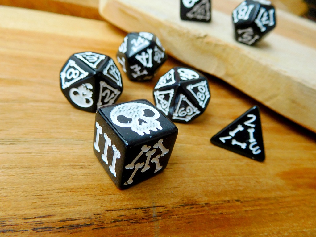 Dice Set - Skully Bone