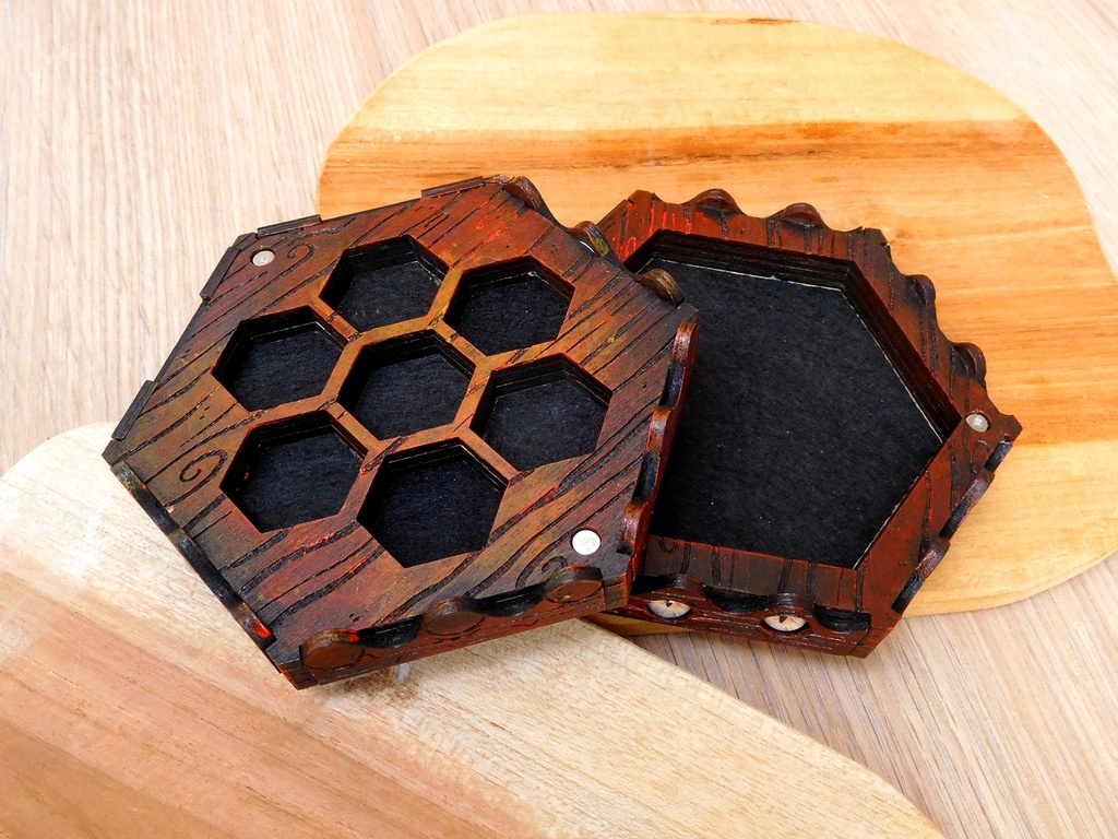 Dice Tray - Burned wood Mimic