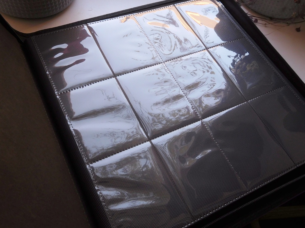Gengar 12 sleeves Binder
