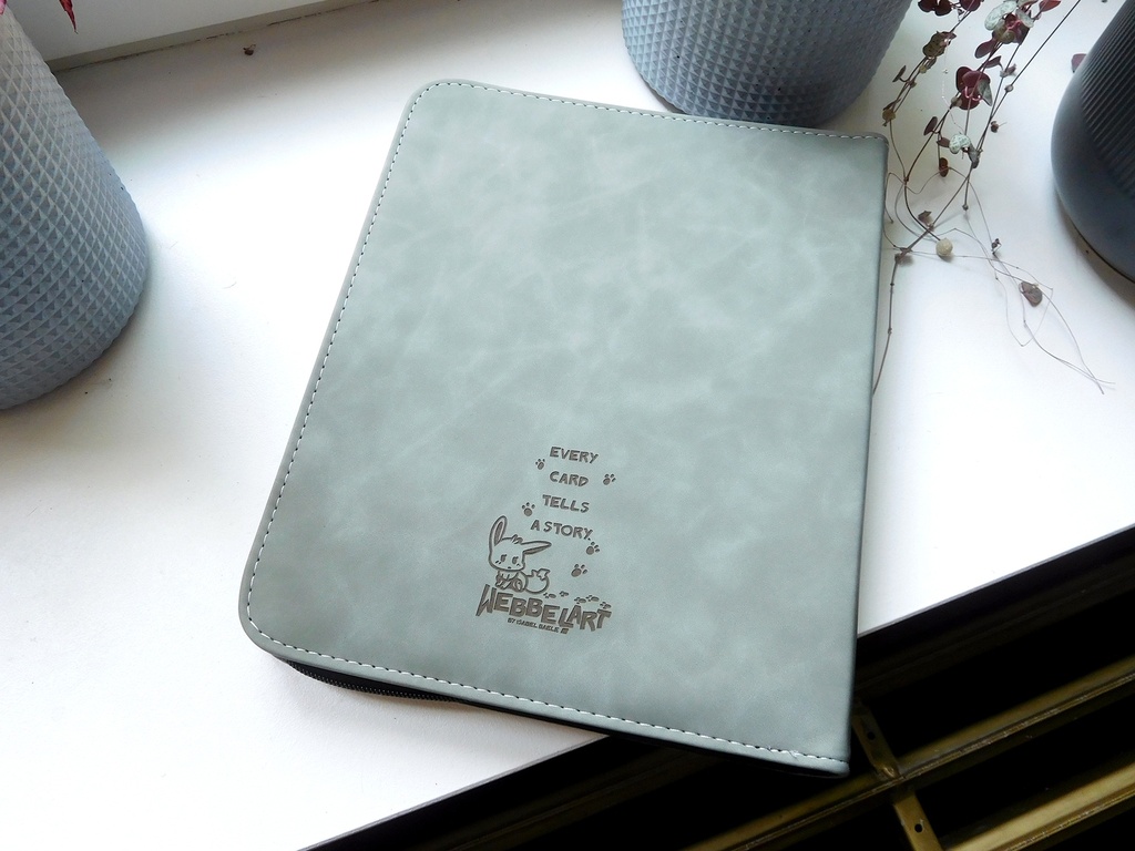 Eeevee 4 sleeves Binder