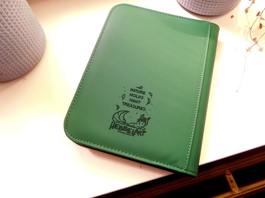 Leafeon 4 sleeves Binder