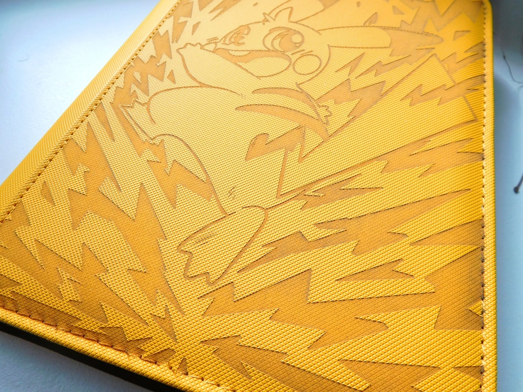 Pikachu 4 sleeves Binder