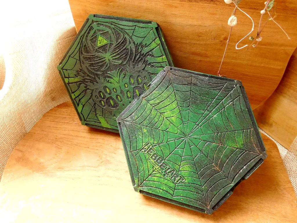 front and back of dicetray