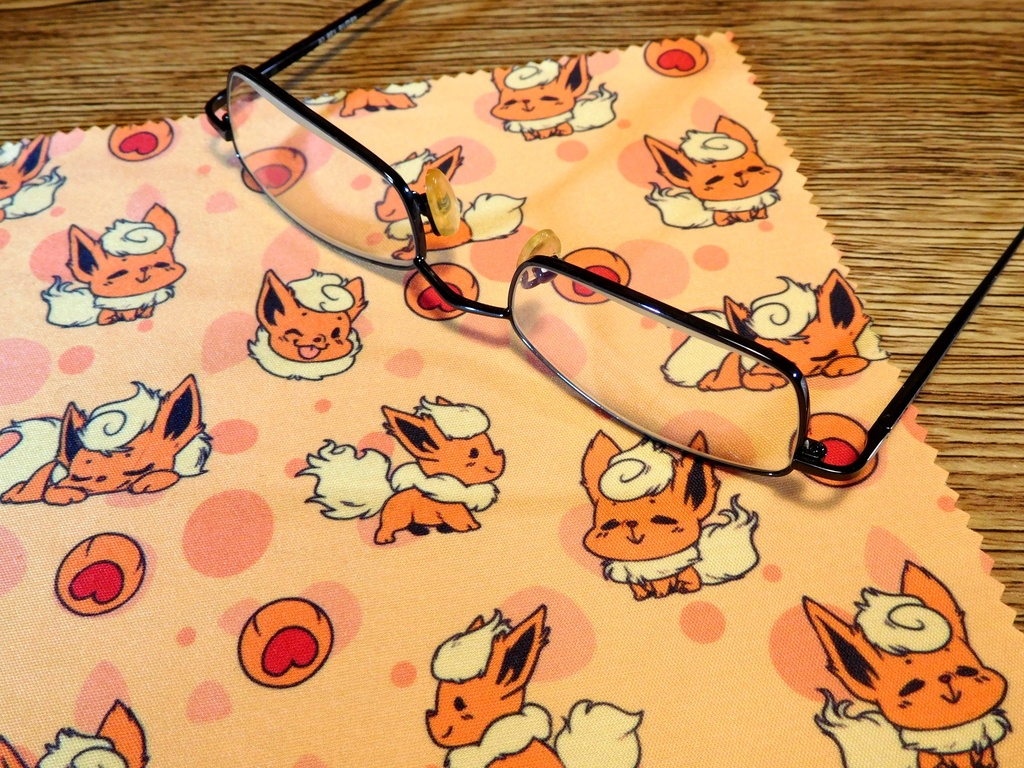 Lens cleaning cloth pokemon flareon - microfiber cloth for glasses and screens - Webbelart