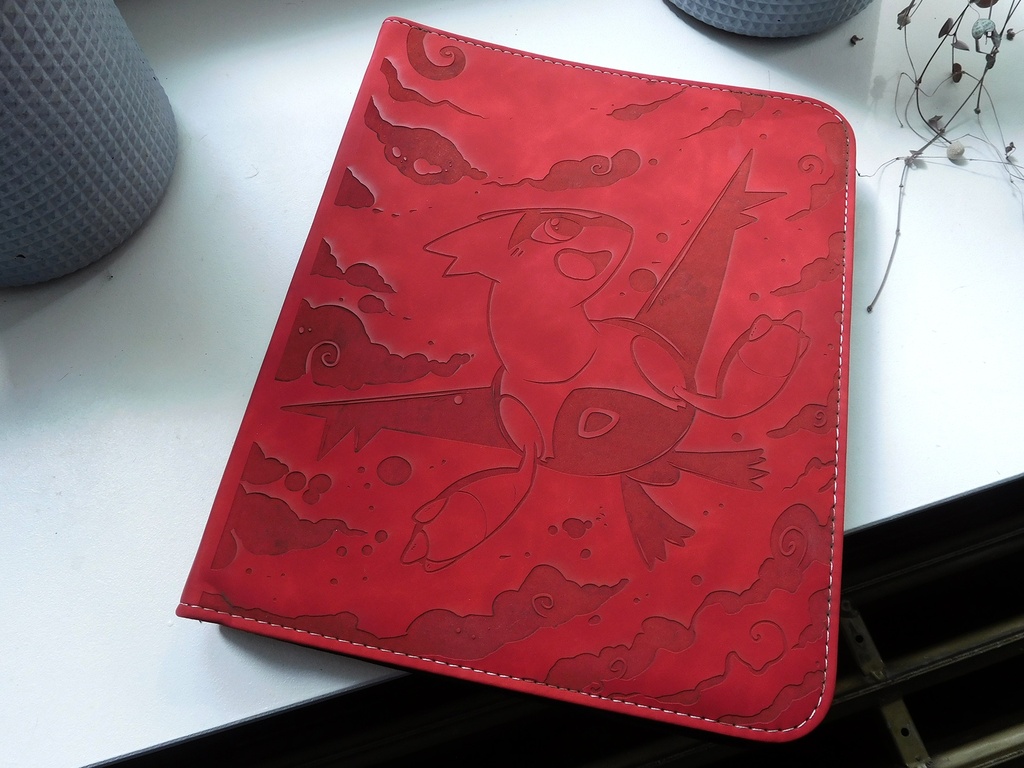 Latias 4 sleeves Binder