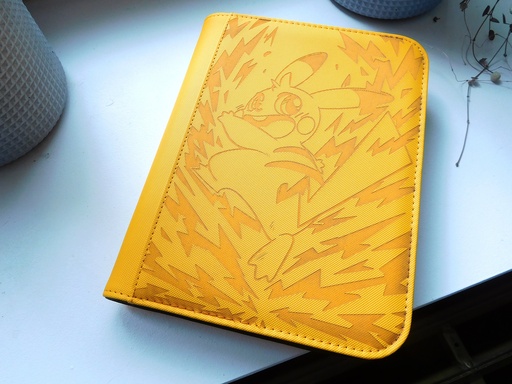 Pikachu 4 sleeves Binder